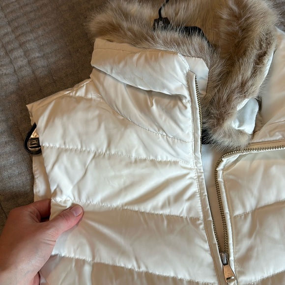 Talbots puffer vest - Picture 2 of 7